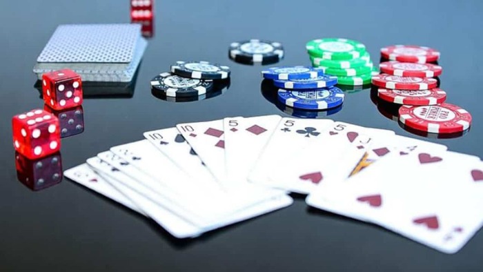 Blackjack là gì? Trong bàn Blackjack người ta chỉ dùng 1 bộ bài Tây gồm 52 lá