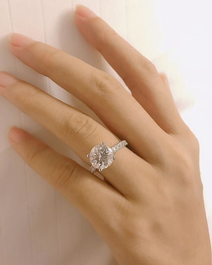 Nếu bạn thấy mình đeo nhẫn kim cương nên đánh cặp số 16 - 28 - 45