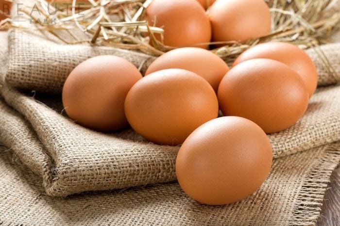 Nhiều trứng gà trong tổ chọn ngay cặp số 38 - 85