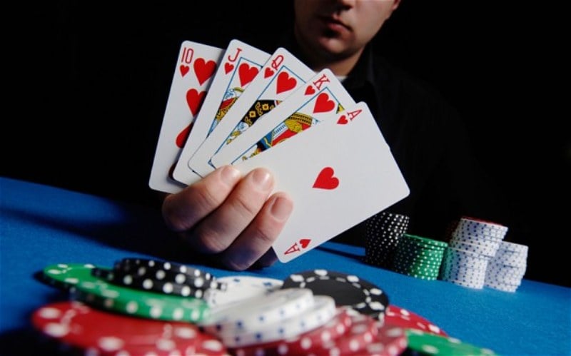 Trong tất cả các game cờ bạc thì đánh bài là trò dễ sử dụng mánh khóe lừa đảo, bịp nhất